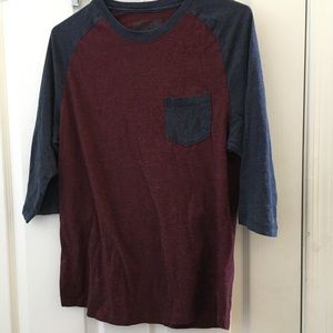 FINAL MARKDOWN Men’s retrofit tee medium